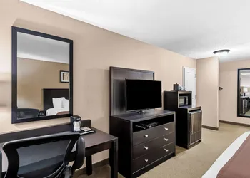 Heartland Inn & Suites, SureStay Collection by Best Western hotel thumbnail 7