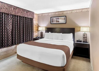 Heartland Inn & Suites, SureStay Collection by Best Western hotel thumbnail 8