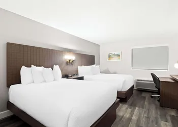 SureStay by Best Western Groves hotel thumbnail 6