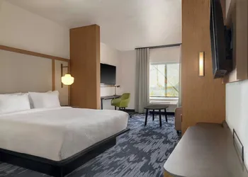 Fairfield by Marriott Inn & Suites Kansas City at The Legends hotel thumbnail 4
