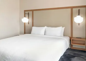 Fairfield by Marriott Inn & Suites Kansas City at The Legends hotel thumbnail 5