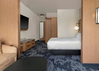 Fairfield by Marriott Inn & Suites Kansas City at The Legends hotel thumbnail 7