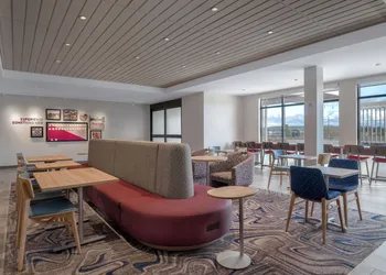 Home2 Suites By Hilton Sheboygan hotel thumbnail 2