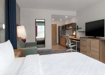 Home2 Suites By Hilton Sheboygan hotel thumbnail 6