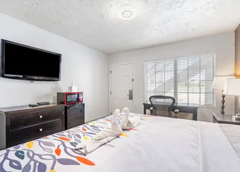 Budgetel Inn and Suite hotel thumbnail 3