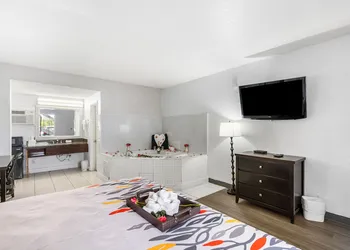 Budgetel Inn and Suite hotel thumbnail 5