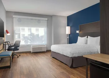 Tru By Hilton Phoenix Midtown hotel thumbnail 4