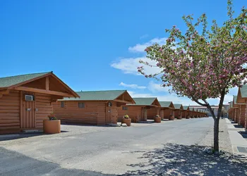 Buffalo Bill Village Cabins hotel thumbnail 8