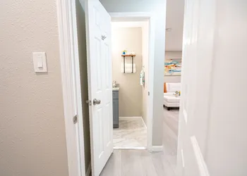 University Serenity Suites 14th hotel thumbnail 7