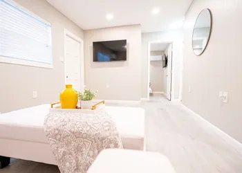 University Serenity Suites 14th hotel thumbnail 8