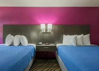 Stratford House Inns - Edmond hotel thumbnail 6