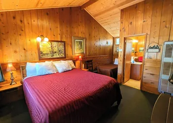 Bluebird Cottage Inn hotel thumbnail 3