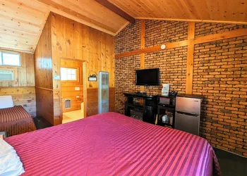Bluebird Cottage Inn hotel thumbnail 6