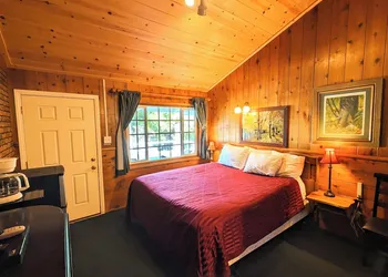 Bluebird Cottage Inn hotel thumbnail 8