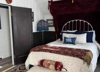 Inn of Glen Haven hotel thumbnail 7