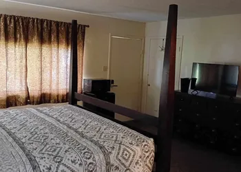 Indian Creek Lodge hotel thumbnail 2