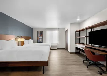 Everhome Suites Glendale Sports Entertainment District hotel thumbnail 4