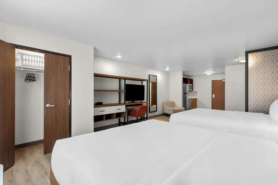 Everhome Suites Glendale Sports Entertainment District hotel detail image 6