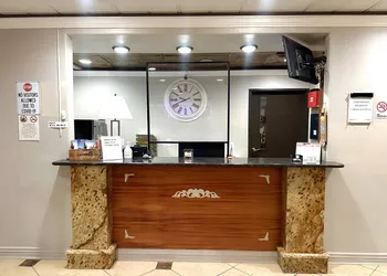 Olympia Inn hotel thumbnail 2