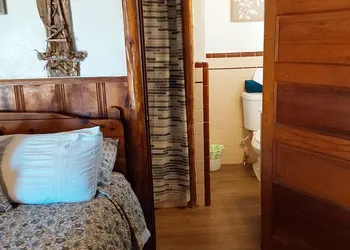 Coronado Motel hotel thumbnail 2