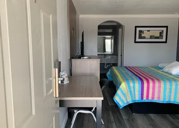 Luxury inn hotel thumbnail 2