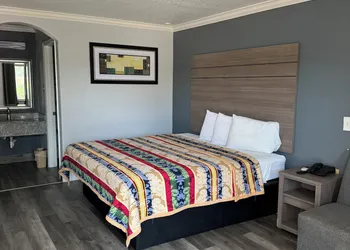 Luxury inn hotel thumbnail 4