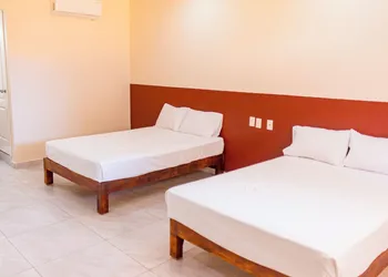OYO Hotel La Playa hotel thumbnail 7
