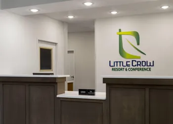 Little Crow Hotel & Conference, Trademark by Wyndham hotel thumbnail 2