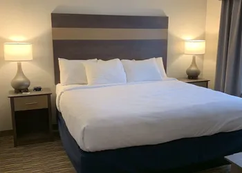 Little Crow Hotel & Conference, Trademark by Wyndham hotel thumbnail 8