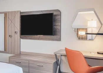 Holiday Inn Express Federal Way Seattle South by IHG hotel thumbnail 4