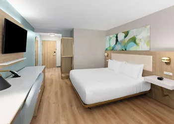 Wyndham Garden Louisville KY hotel thumbnail 6