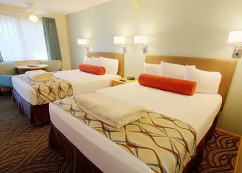 Super 8 by Wyndham Florence OR hotel thumbnail 3