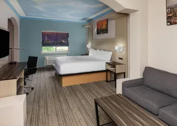 Baymont by Wyndham Texas City hotel thumbnail 6