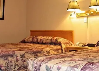 Travelodge by Wyndham Merritt hotel thumbnail 8