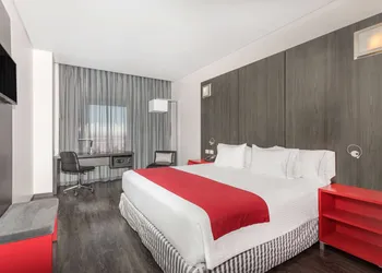Ramada Encore by Wyndham Queretaro hotel thumbnail 8
