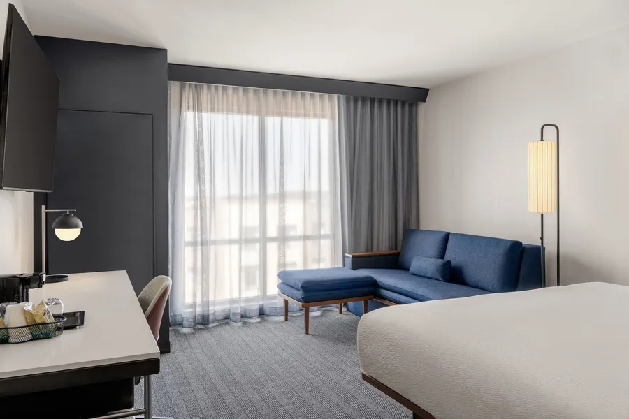 Courtyard by Marriott Milwaukee Brookfield at Poplar Creek hotel detail image 2