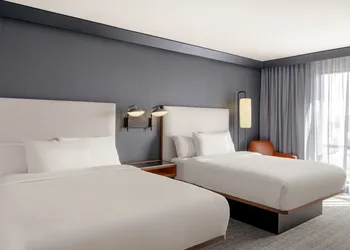 Courtyard by Marriott Milwaukee Brookfield at Poplar Creek hotel thumbnail 3