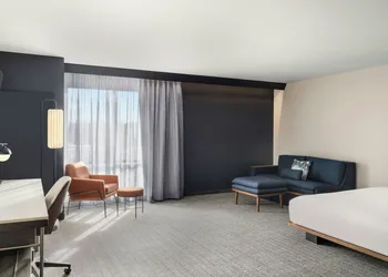 Courtyard by Marriott Milwaukee Brookfield at Poplar Creek hotel thumbnail 7