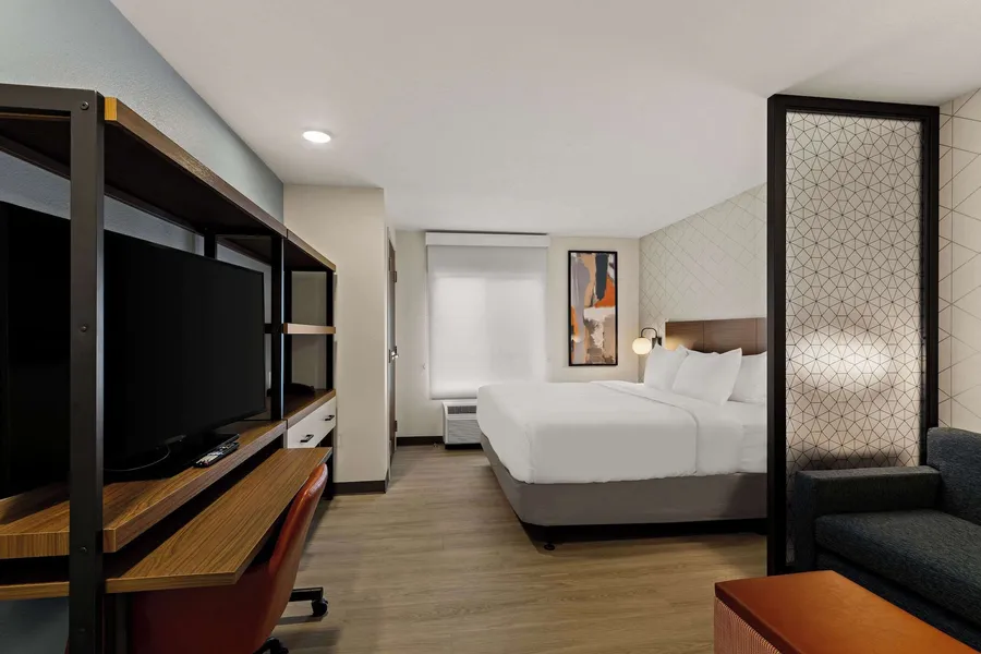 Everhome Suites Temecula Wine Country hotel detail image 6