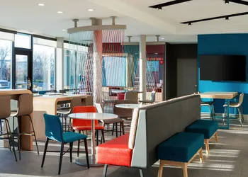 avid Hotel Harrisburg NE Hershey Area by IHG hotel thumbnail 2