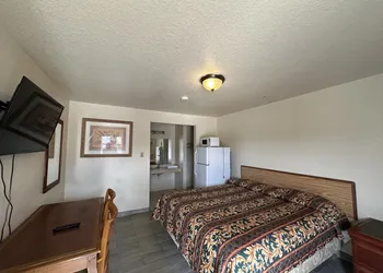 Travel Inn By OYO La Marque Texas City I-45 hotel thumbnail 5