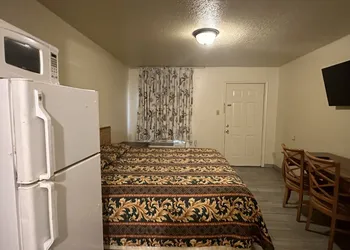 Travel Inn By OYO La Marque Texas City I-45 hotel thumbnail 6
