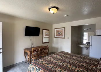 Travel Inn By OYO La Marque Texas City I-45 hotel thumbnail 7