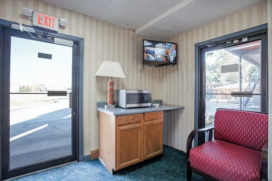 Southern Inn By OYO Walterboro I-95 hotel detail image 2
