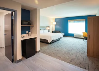Holiday Inn Express & Suites Pensacola Airport North – I-10 by IHG hotel thumbnail 7