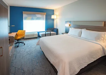 Holiday Inn Express & Suites Pensacola Airport North – I-10 by IHG hotel thumbnail 8