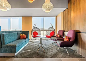 Tru By Hilton Dixon hotel thumbnail 2