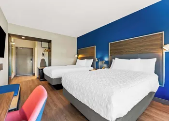 Tru By Hilton Dixon hotel thumbnail 6