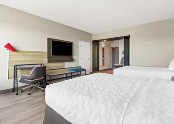 Tru By Hilton Dixon hotel thumbnail 8