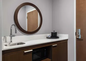 Hampton Inn & Suites Orangeville, On hotel thumbnail 7